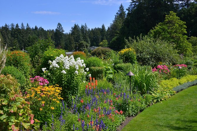 Victoria & Butchart Gardens Tour with Gulf Islands Cruise Ferry - Victoria and the Empress Hotel area