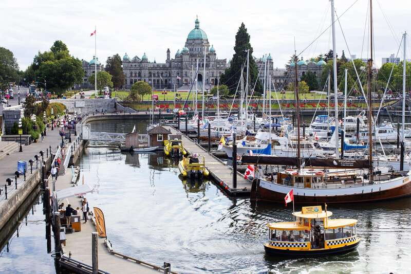 Victoria: City Highlights and Butchart Gardens Tour - Seeing Victoria from the vehicle