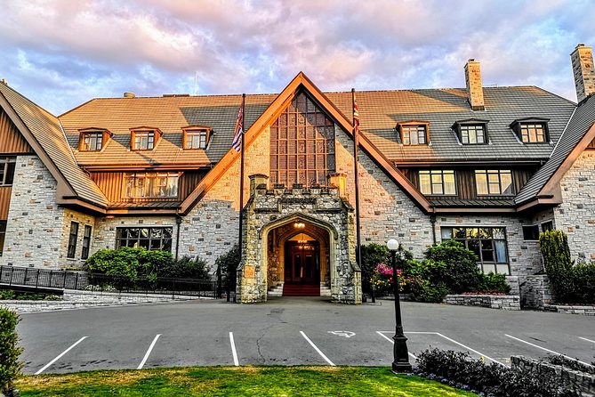 Victoria & The Butchart Gardens:Deluxe City and Garden Experience - Craigdarroch Castle from the outside