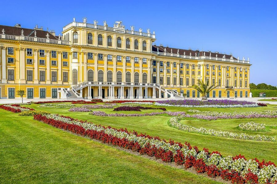 Vienna: Schönbrunn Palace & Gardens Skip-the-Line Tour - Why Schönbrunn works best with a guide