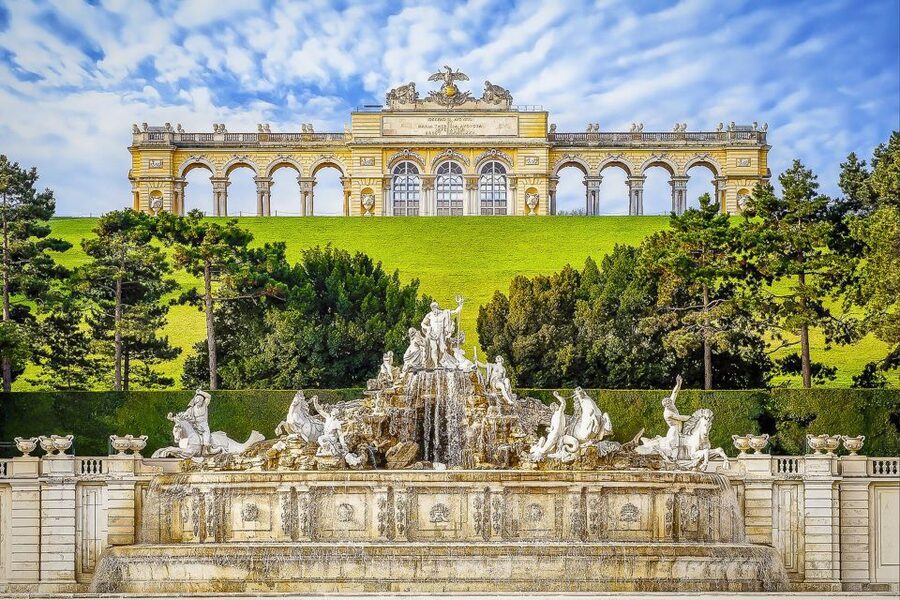 Vienna: Schönbrunn Palace & Gardens Skip-the-Line Tour - The headset makes a crowded visit easier