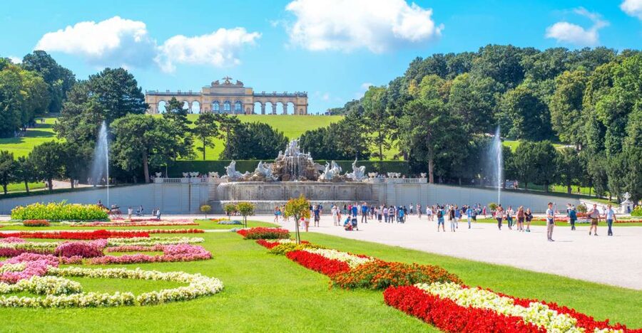 Vienna: Skip-the-Line Schönbrunn Palace & Gardens Tour - Why Schönbrunn deserves a place in your Vienna plans