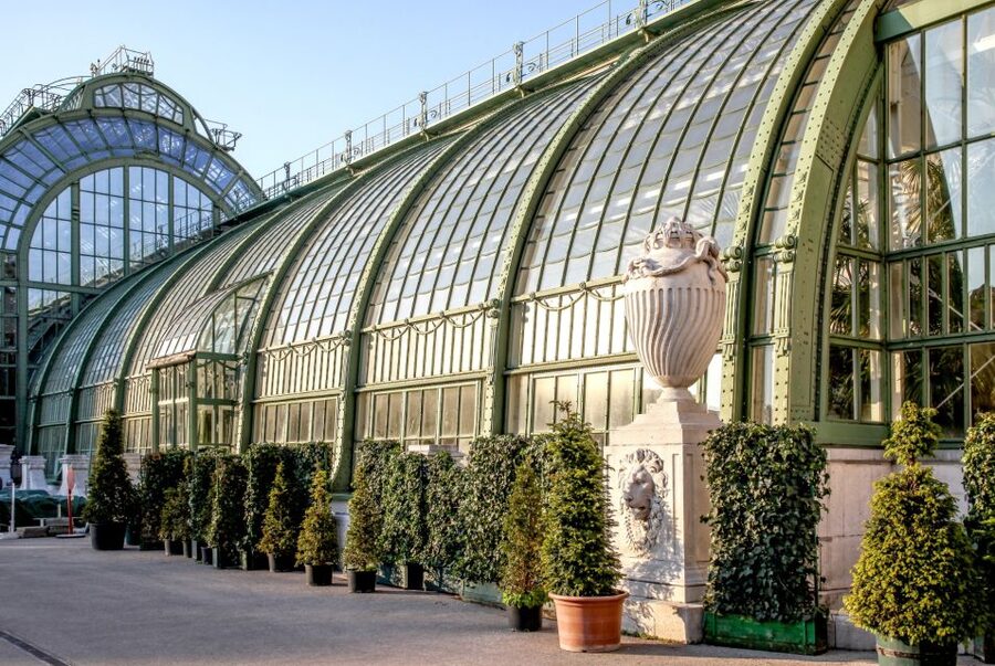Vienna: Skip-the-Line Sisi Museum, Hofburg and Gardens Tour - Courtyards, Heldenplatz, and the Spanish Riding School