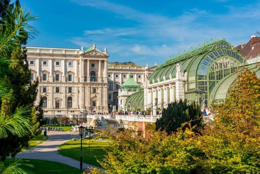Vienna: Skip-the-Line Sisi Museum, Hofburg and Gardens Tour - Burggarten and the seasonal difference