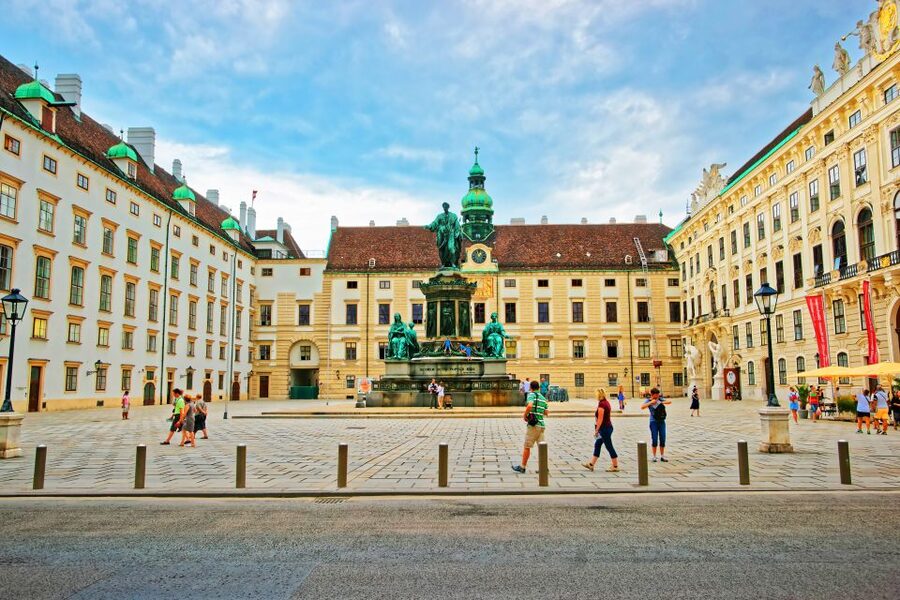 Vienna: Skip-the-Line Sisi Museum, Hofburg and Gardens Tour - Should you book it?