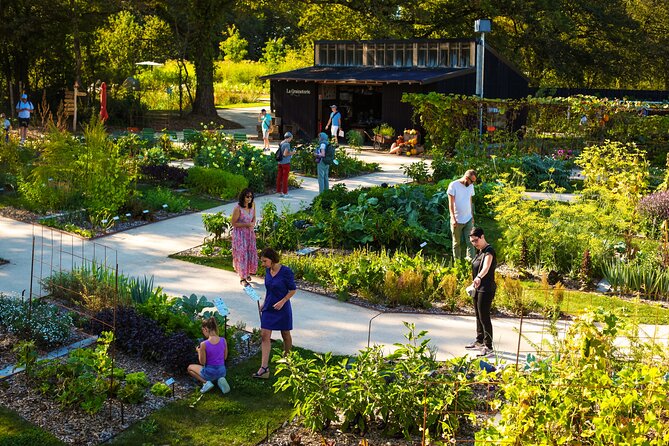 Visit of the Extraordinary Garden in La Roche sur Yon - Why this garden is different from a normal botanic park