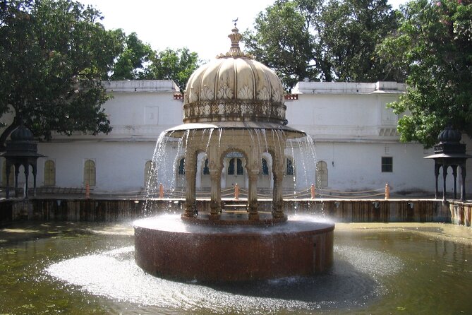 Visit to Sahelion Ki Bari, Garden of the Maidens, Udaipur - Photographing the fountains, flowers, and marble