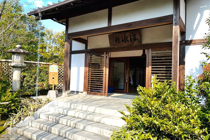 Walking Tour in Himeji Castle Garden and Aizome Indigo Dyeing - Who should book this Himeji experience?