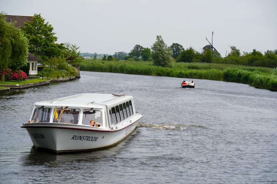 Warmond: Windmill Cruise and Keukenhof Entry Ticket - The audio guide and what it adds