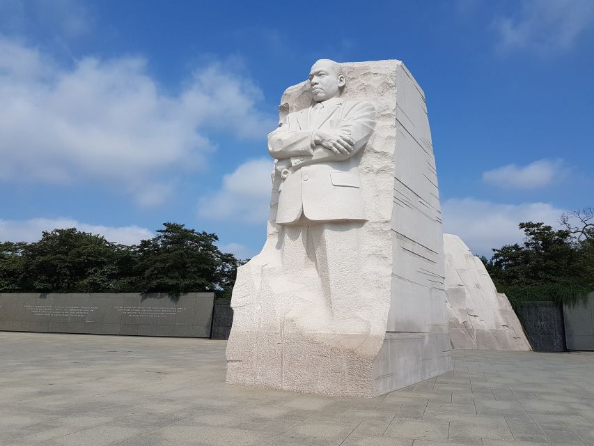 Washington DC: Cherry Blossom Walking Tour - Thomas Jefferson beside the Tidal Basin