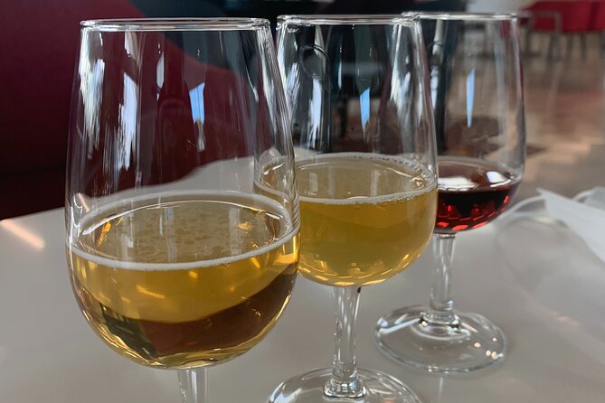 Wine Tasting and lavender Farm Tours - Pickup, group size, and the shape of the day