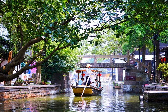 Zhujiajiao and Yu Garden Tour with Wonton Making in Shanghai - What the guide adds